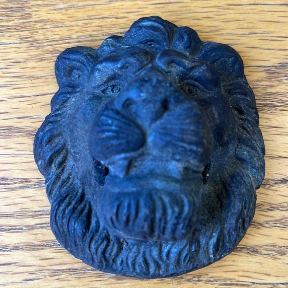 Lion head drawer pulls, 2 - Picture 10 of 14
